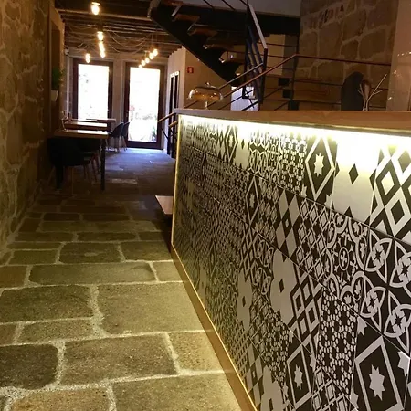 Est. 1830 3* Porto